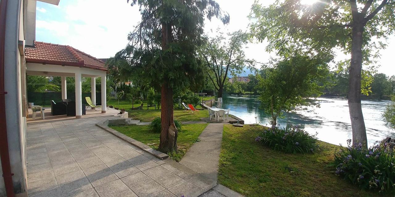 Guesthouse Una 1 Bihać Exteriör bild